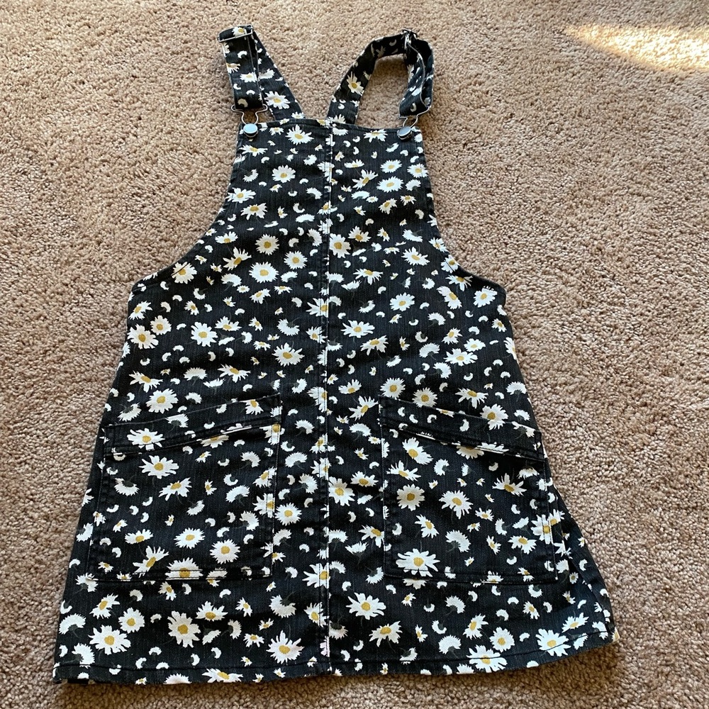 Black Daisy Floral Jumper